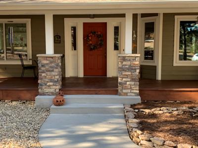 Front porch columns in veneer stone for a nicer look in Monument, Colorado